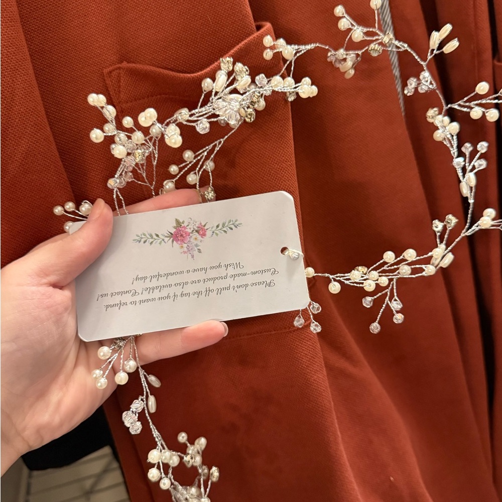 Elegant Pearl and Crystal Hair Vine